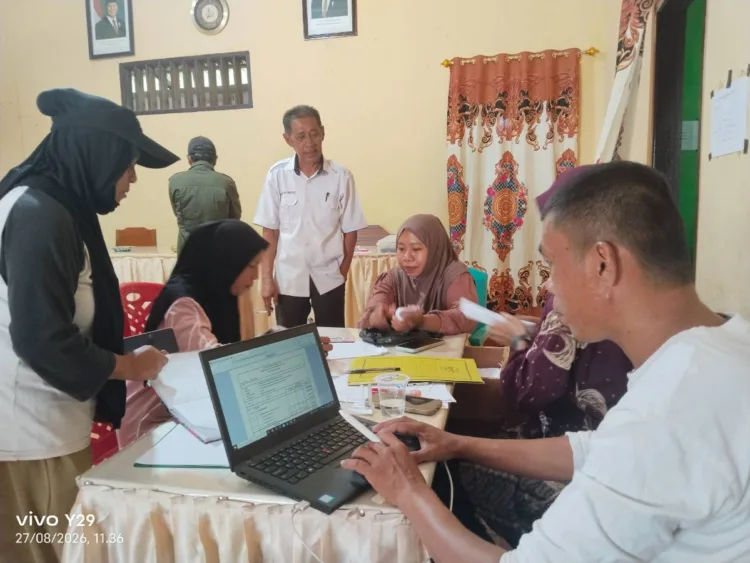 Pemdes Gio Parigi Moutong Salurkan Honor Kader dan Lembaga Desa untuk Periode Juli-Desember 2026 1 Pembayaran honor kader desa dan lembaga desa.