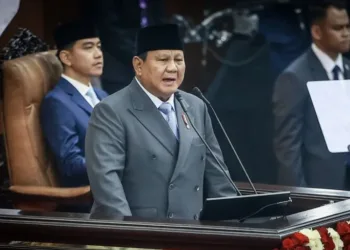 Presiden Prabowo meminta bahasa asing diajarkan sejak kelas 1 SD, antara lain bahasa Inggris, Mandarin, Jepang, Korea, dan Rusia.