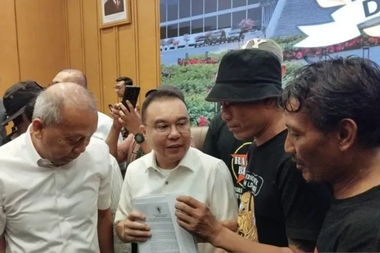 Pimpinan DPR RI meneken komitmen mengesahkan RUU Perampasan Aset paling lambat 15 Desember 2026 dan siap mundur jika target tersebut tidak tercapai.