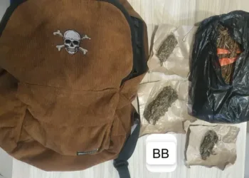 Polda Metro Jaya menggagalkan pengiriman 3,4 kg ganja dari Sumatra Utara ke Jakarta, dua pelaku ditangkap.