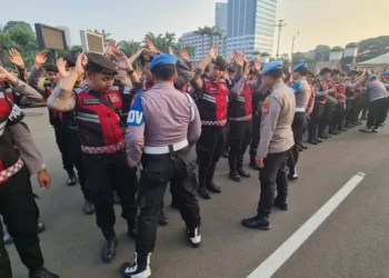 Sebanyak 18.504 personel Polres Metro Jakpus dikerahkan mengamankan unjuk rasa 27 Agustus 2026, pastikan petugas tanpa senjata api.