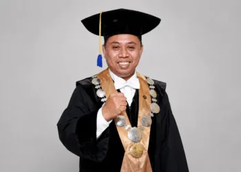 Profil Rektor Unsoed Akhmad Sodiq yang ditangkap dalam OTT KPK terkait penerimaan mahasiswa baru, punya harta Rp3,1 miliar.