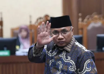 Hakim Pengadilan Tipikor Jakpus menolak eksepsi Yaqut Cholil Qoumas, sidang perkara korupsi kuota haji berlanjut ke tahap pembuktian.