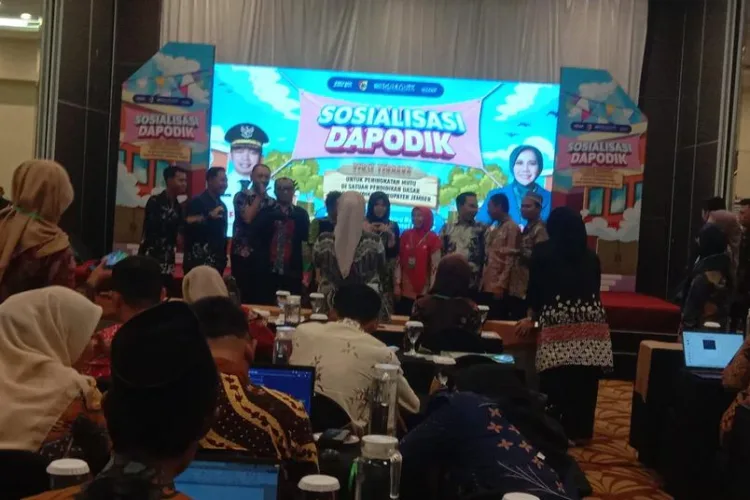 Dispendik Jember menggelar sosialisasi pembenahan Dapodik SD untuk memastikan keakuratan data BOS, pencegahan stunting, dan revitalisasi sekolah.