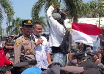 Demo penolakan larangan sound horeg di Kecamatan Tayu, Pati, berujung ricuh, Camat Tayu akhirnya mencabut larangan tersebut.