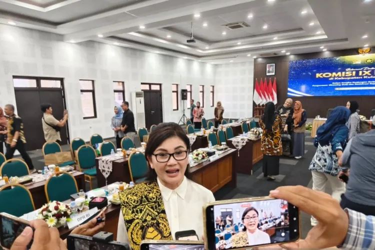Komisi IX DPR Ingatkan Pemkab Kulon Progo Hati-hati Mutakhirkan Data JKN 1 Ketua Komisi IX DPR RI Felly Estelita Runtuwene. ANTARA/LINGKAR NETWORK.