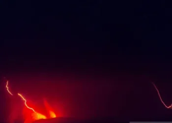 Imbas Gunung Anak Krakatau Meletus, Bandara Soetta Ditutup Sementara