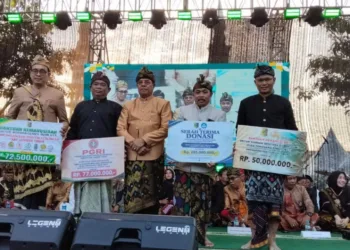 Wujud Solidaritas, Pemkab Lombok Timur Donasikan Rp484,5 Juta untuk Korban Gempa NTT