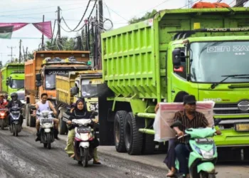 Gara-gara Truk Tambang, Pemprov Jabar Habiskan Rp142 Miliar Perbaiki Jalan Parung Panjang
