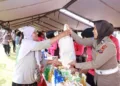 Warga Serbu Pasar Murah Polda DIY, Sembako Lebih Murah Rp10.000 2 Warga Serbu Pasar Murah Polda DIY, Sembako Lebih Murah Rp10.000