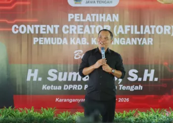 Ketua DPRD Jateng Sumanto membagikan pengalamannya sebagai sales saat menggelar Pelatihan Content Creator dan Afiliator di Kabupaten Karanganyar, belum lama ini. (Lingkar.news Network)
