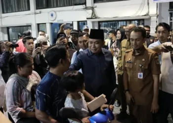 Bupati Jember Gus Fawait siapkan solusi jangka panjang atasi kelangkaan BBM dengan jalur distribusi alternatif dan penambahan SPBU.