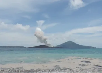 Luas daratan Gunung Anak Krakatau kini mencapai 341,5 hektare, melampaui ukuran sebelum erupsi dan longsor pada 2018.