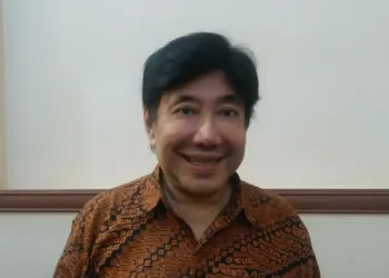 Guruh Soekarnoputra, putra bungsu Presiden Soekarno dan seniman Indonesia, meninggal dunia pada usia 73 tahun dan akan dimakamkan di samping makam Fatmawati.