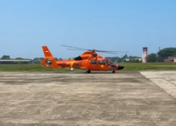 Tim SAR memperluas pencarian delapan orang yang hilang di Selat Sunda pada hari kelima dengan mengerahkan helikopter dan dua drone thermal.