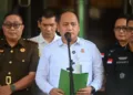 Kejagung melimpahkan enam tersangka korupsi tata kelola program MBG ke Kejari Jakarta Pusat setelah berkas perkara dinyatakan lengkap.