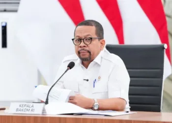 Presiden Prabowo Subianto memastikan pemerintah memantau erupsi Gunung Anak Krakatau, termasuk dampak dan sebaran abu vulkanik.