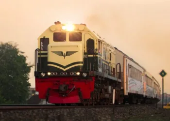 Batu sengaja diletakkan di rel Sumbergempol-Ngunut, Tulungagung sempat mengganggu perjalanan dua kereta api.