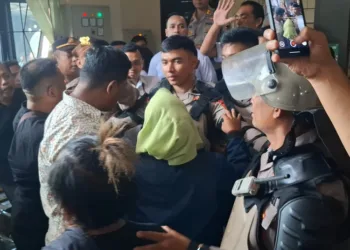 Sidang tuntutan Bupati Pati nonaktif Sudewo di Pengadilan Tipikor Semarang ricuh, KPK tegaskan tuntutan berdasarkan fakta persidangan.