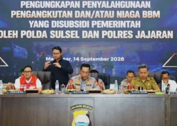 Polda Sulsel mengungkap 10 kasus penyalahgunaan BBM subsidi dengan 17 tersangka dan menyita 18.905 liter Biosolar serta Pertalite.