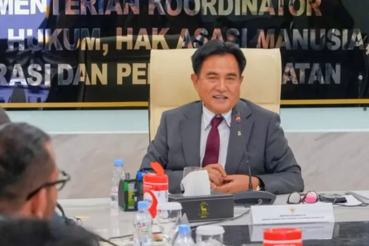 8 WNI Diduga Direkrut Militer Rusia, Pemerintah Verifikasi Status Kewarganegaraan 1 8 WNI diduga direkrut militer Rusia, Menko Yusril Ihza Mahendra tegaskan pemerintah tengah melakukan verifikasi fakta dan aturan hukum.