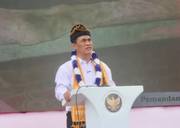 Petani di Banggai mengaku diminta mahar Rp150 juta untuk bantuan alsintan, Mentan Amran memerintahkan polisi mengusut dan menindak tegas.