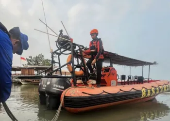 Memasuki hari kedua, Tim SAR gabungan memperluas pencarian speedboat rombongan jurnalis yang hilang kontak di perairan Selat Sunda.