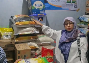 KPK memeriksa Pemimpin Bulog Jateng Sri Muniati dan 37 saksi dalam kasus dugaan korupsi bansos beras PKH periode 2020-2021.