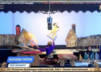 Siswa SMPN 2 Lasem Kevin Bisma Syaputra meraih Juara 2 Festival Lomba Dalang Anak dan Remaja se-Eks Karesidenan Pati dengan lakon Babat Wanamarta.