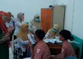 Sebanyak 424 orang mengalami gejala keracunan MBG di Gembong, Pati, termasuk satu balita usia 2 tahun yang dirawat inap.