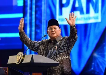 Presiden Prabowo Subianto menegaskan biaya pendidikan negeri dari SD hingga universitas harus gratis, didanai dari uang negara yang dikorupsi.