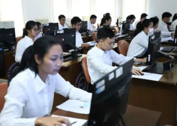 Guru PPPK bisa mengikuti seleksi CPNS guru mulai 2027, yang belum lulus tetap berstatus PPPK.