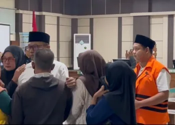 Tiga kades Pati dituntut hingga 7,5 tahun penjara setelah JPU KPK menyatakan mereka terbukti memeras calon perangkat desa hingga Rp2,495 miliar.
