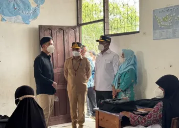 Wapres Gibran meminta sekolah di Kalimantan menyesuaikan waktu dan metode belajar saat asap karhutla memburuk demi keselamatan siswa.