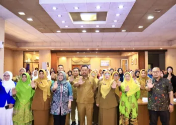 Perkuat Ekonomi Perempuan, Bupati Gresik Dorong Alumni Bunda Puspa Jadi Penggerak Pelaku Usaha 10 Bupati Gresik