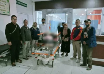 Keberangkatan PMI KK dari RSPI Prof. Dr. Sulianti Saroso menuju RSUD KRT Setjonegoro.