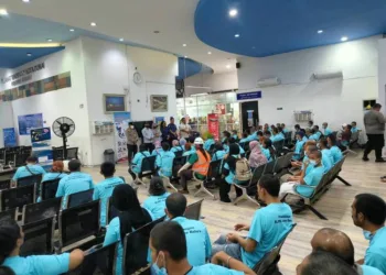 Ketibaan 93 PMI deportasi di Pelabuhan Dumai.