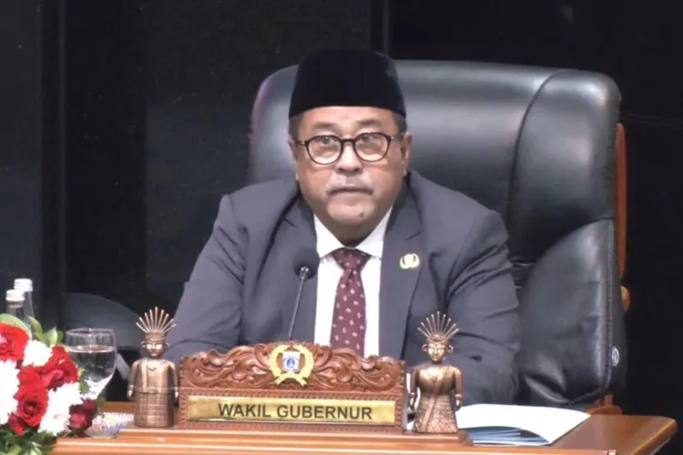 Pemprov DKI Jakarta Ajukan APBD 2027 Sebesar Rp82,89 Triliun 1 Tangkapan layar - Wakil Gubernur DKI Jakarta, Rano Karno dalam Rapat Paripurna
DPRD DKI Jakarta, di Jakarta, Selasa (13/10/2026).