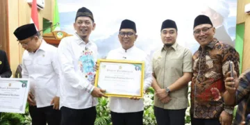 Andra Soni Jadikan Wajib Mengaji Sebagai Muatan Lokal SMA/SMK di Banten, Ini Alasannya 4 Andra Soni Jadikan Wajib Mengaji Sebagai Muatan Lokal SMA/SMK di Banten, Ini Alasannya