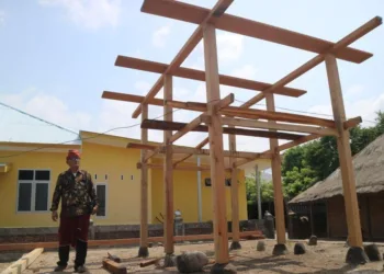 Perkuat Hukum Adat, Kemenbud Minta Aturan Bayan Lombok Utara Dibukukan
