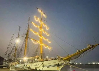 Kapal Perang Dewaruci Bersandar di Cirebon, Dibuka untuk Umum Selama 5 Hari