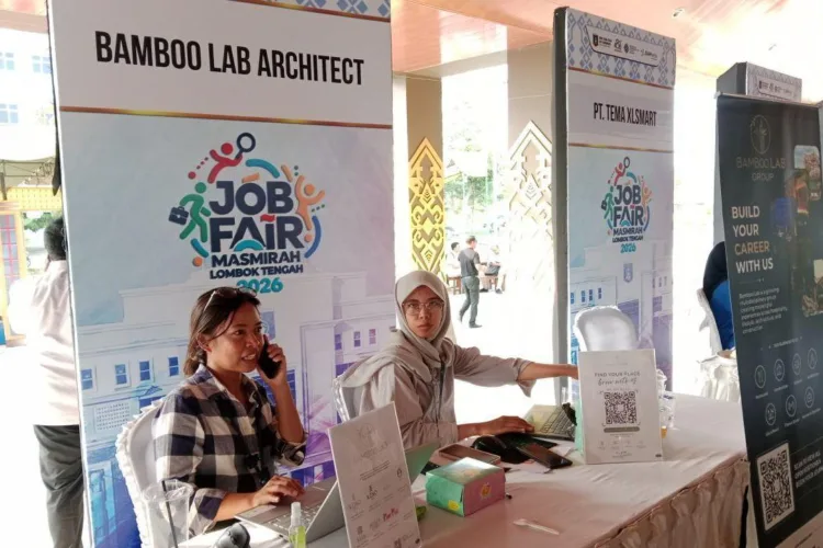 Salah satu peserta program Job fair yang digelar Pemkab Lombok Tengah Provinsi
NTB di Bencingah Agung Masmirah di Lombok Tengah, Rabu (14/10/2026).
ANTARA/LINGKAR NETWORK.