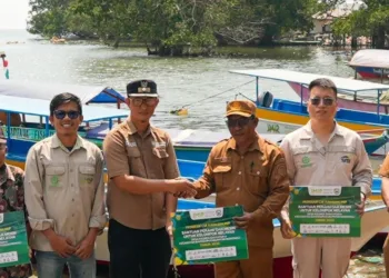 Nelayan Bahodopi Sulteng Terima Bantuan 6 Kapal Fiberglass dari Dana CSR