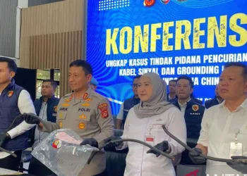 Nekat Gergaji Kabel Sinyal Kereta, 6 Pelaku Diringkus Polisi Cimahi