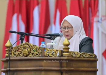 Wakil Gubernur Sulawesi Tengah Reny A. Lamadjido memimpin rapat pembahasan RAPBD Sulteng 2027, Senin (5/10/2026). (Lingkar.news Network)