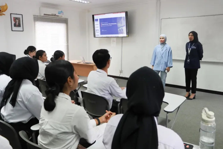 Ketua TP PKK Campus Tour di PBC Lagoi, Puji Fasilitas dan Prestasi Mahasiswa 1 Ketua TP PKK Ccampur Tour di Politeknik Bintan Cakrawala (PBC), Kawasan Wisata Lagoi, Rabu (21/10/2026).