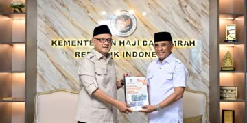 Gubernur Anwr Hafid menjumpai Menteri Haji dan Umrah Mochamad Irfan Yusuf Hasyim, di Jakarta, untuk membahas operasional Embarkasi Antara Palu, Rabu (28/10/2026). (Lingkar.news Network)