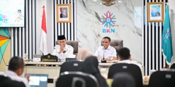 Talenta ASN Sulteng Dipetakan, 18 Ribu Pegawai Jadi Sasaran 4 Gubernur Sulawesi Tengah Anwar Hafid mendampingi Kepala BKN RI, Zudan Arif Fakrulloh, dalam kegiatan ekspose pembangunan manajemen talenta ASN di Pemprov Sulteng, bertempat di Ruang Data, Gedung I Lantai 2, Kantor Badan Kepegawaian Negara (BKN) RI, Jakarta, Rabu (28/10/2026). (Lingkar.news Network)