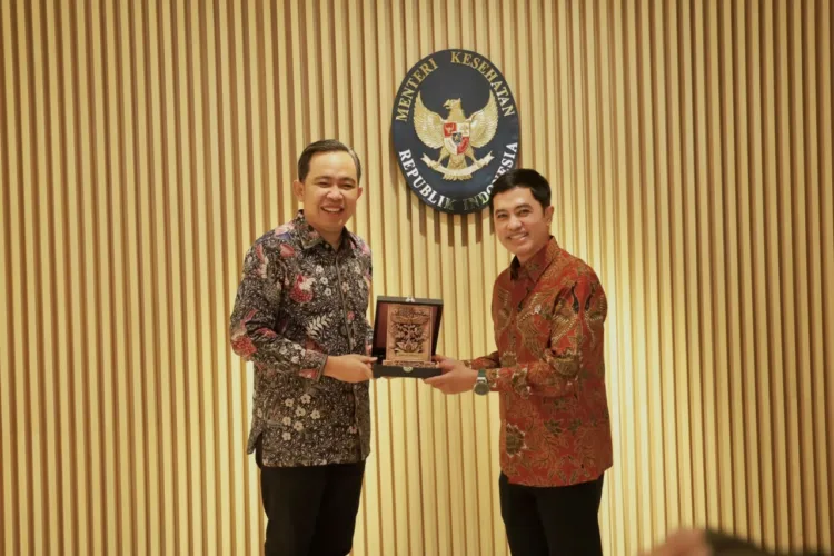 Gus Fawait Bawa Kabar Baik! Jember Dapat Rp 500 Miliar 1 Bupati Jember Gus Fawait secara simbolis menerima bantuan anggaran dari pemerintah pusat. Pemkab Jember mengalokasikannya ke beberapa pos. (Lingkar.news Network)