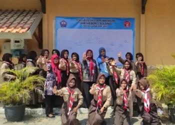 SMPN 2 Sulang melantik 30 Agen Kece dan menggelar deklarasi antiperundungan untuk mewujudkan lingkungan sekolah yang aman, nyaman, dan ramah anak.